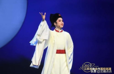 越剧李晓旭,梅花香自苦寒来，毕派传承的璀璨明珠